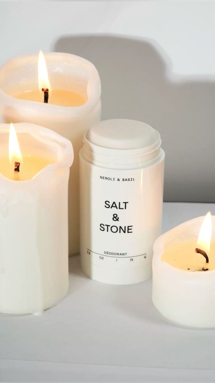 Deodorant natural SALT & STONE cu Neroli & Basil